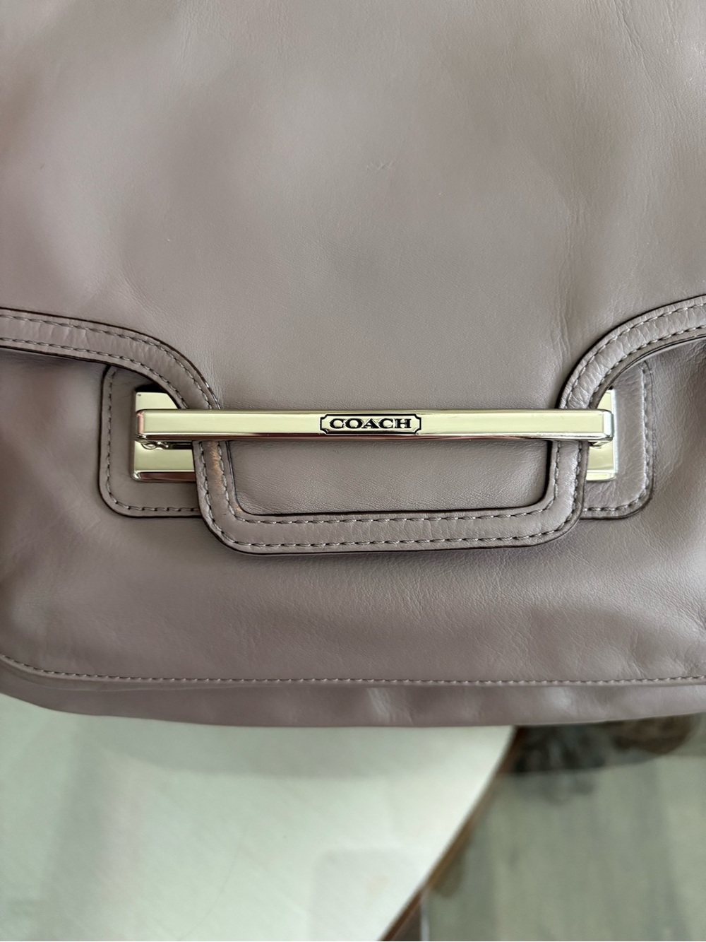 🩶🩶COACH TAYLOR DOVE GREY LEATHER FLAP SHOULDER BAG!🩶🩶 - Picture 6 of 9